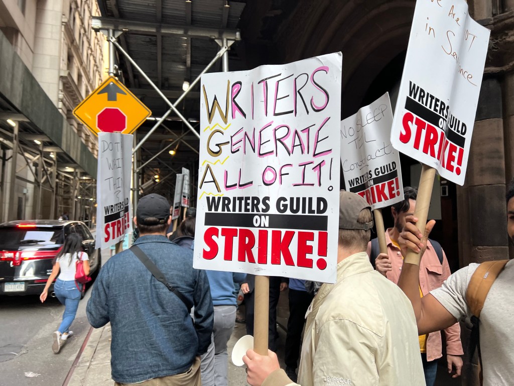 Writers union receives&nbsp;counterproposal
